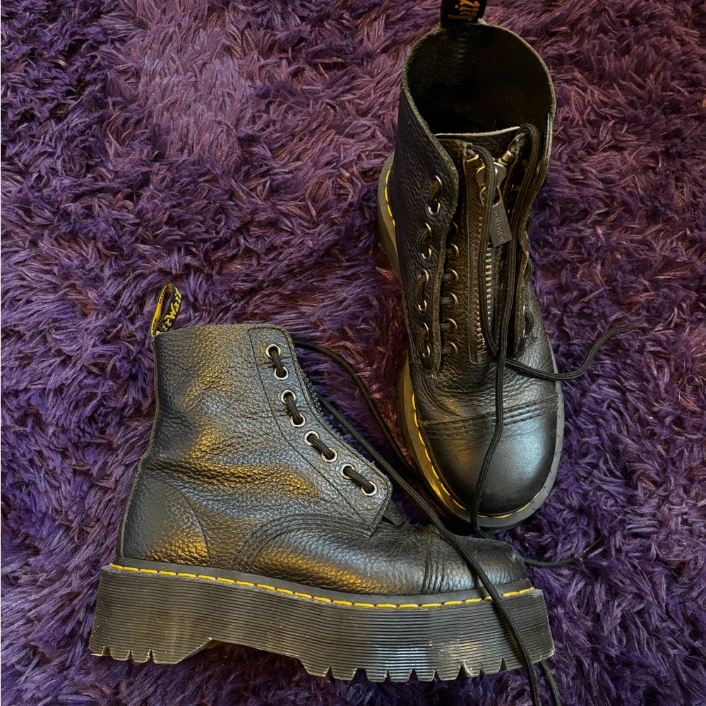 DOC MARTEN SINCLAIR PLATFORM BOOTS W7
